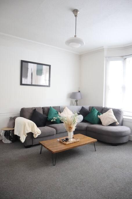 Spacious 1 Bedroom Apartment Leicester Exteriör bild