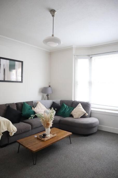 Spacious 1 Bedroom Apartment Leicester Exteriör bild